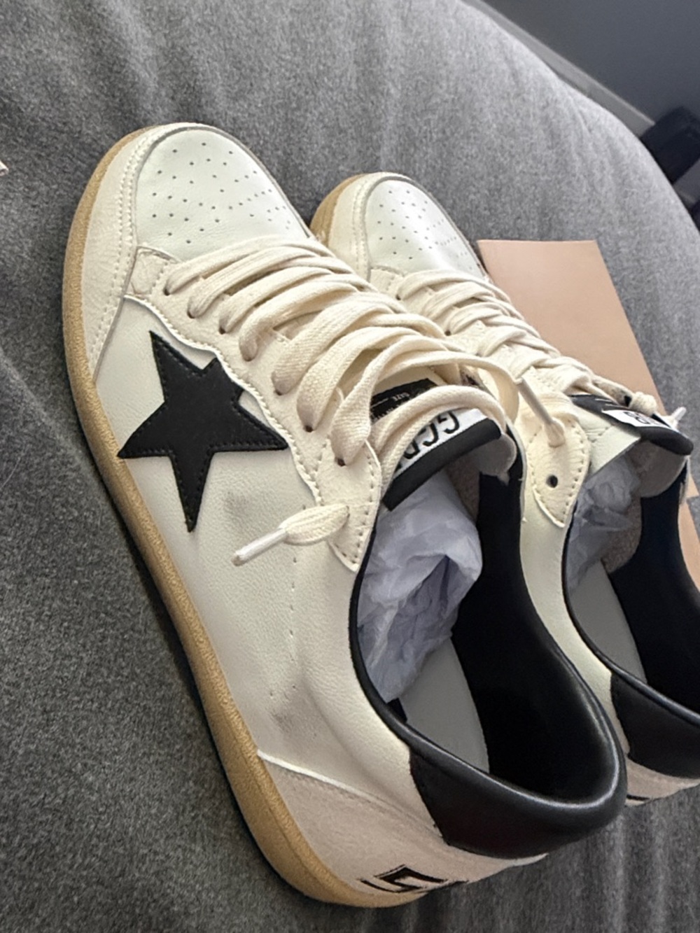 Golden Goose White Leather Sneakers with Black Star - Picture 8 of 9